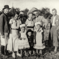 Bożena Czyżykowska w Doamchowie 1934 r.
